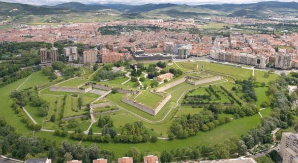 Los Hoteles Pamplona brindan con visitas guiadas gratuitas para explorar los encantos de la ciudad