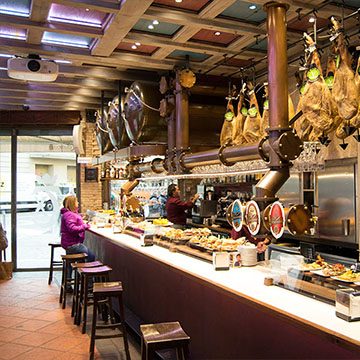 Barra del Bar Txirrintxa de Pamplona